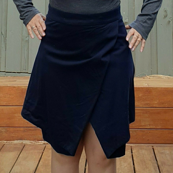 Veronika Maine (Australian designer) navy skirt - Picture 3 of 4